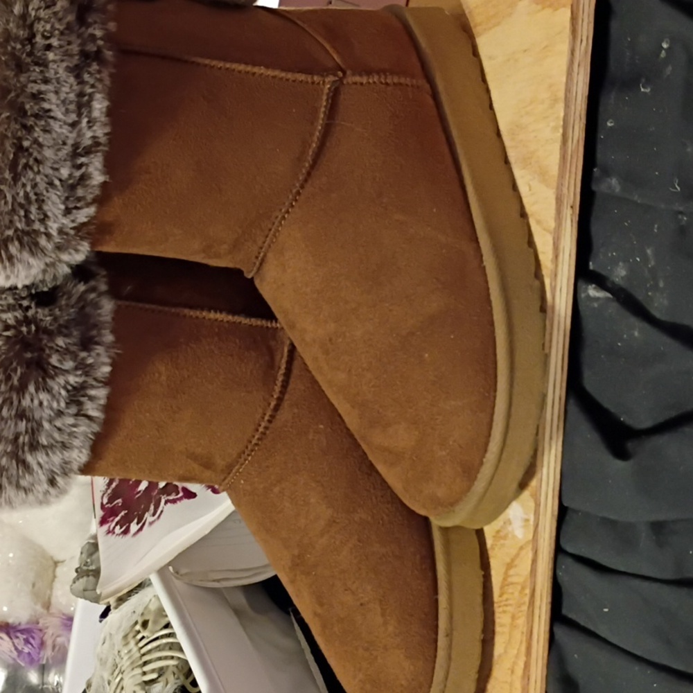 Cozy Brown Boots with Faux Fur